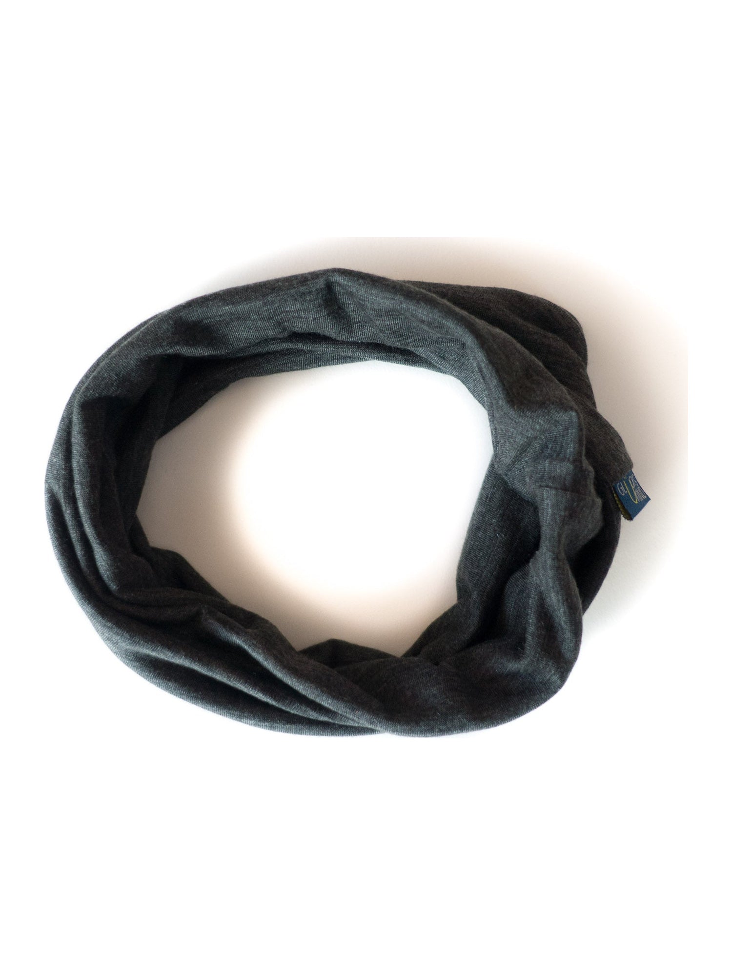 Glückskind Schlauch-Loop anthrazit aus Merinowolle und Seide (bio/GOTS) - by heywool, Freisteller #ay