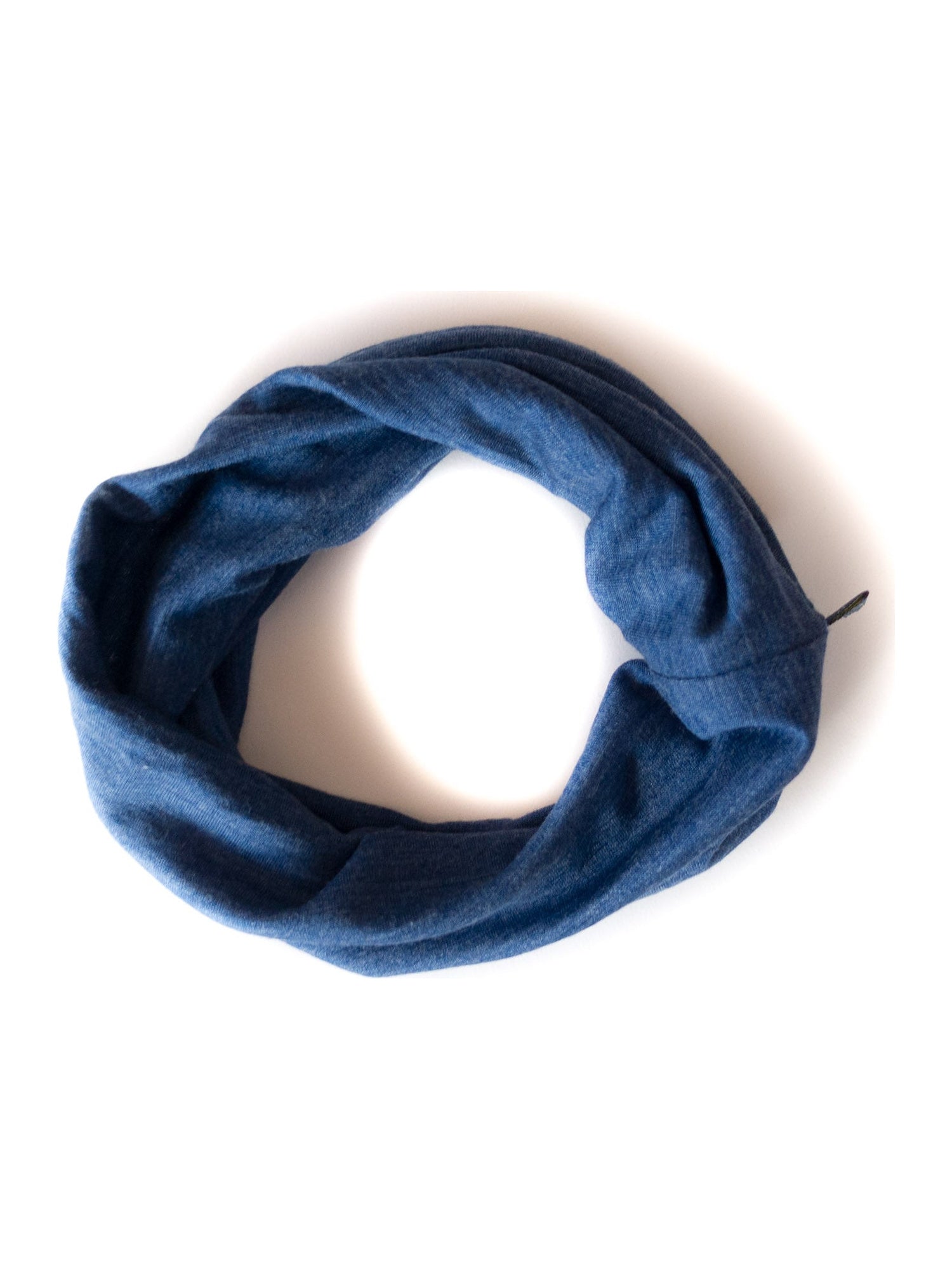 Glückskind Kinder-Loop royal blau aus Merinowolle und Seide (bio/GOTS) - by heywool, Freisteller #ay