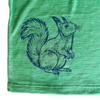 T-Shirt waldgrün mit Eichhörnchen, Merinowolle & Seide (bio/GOTS)